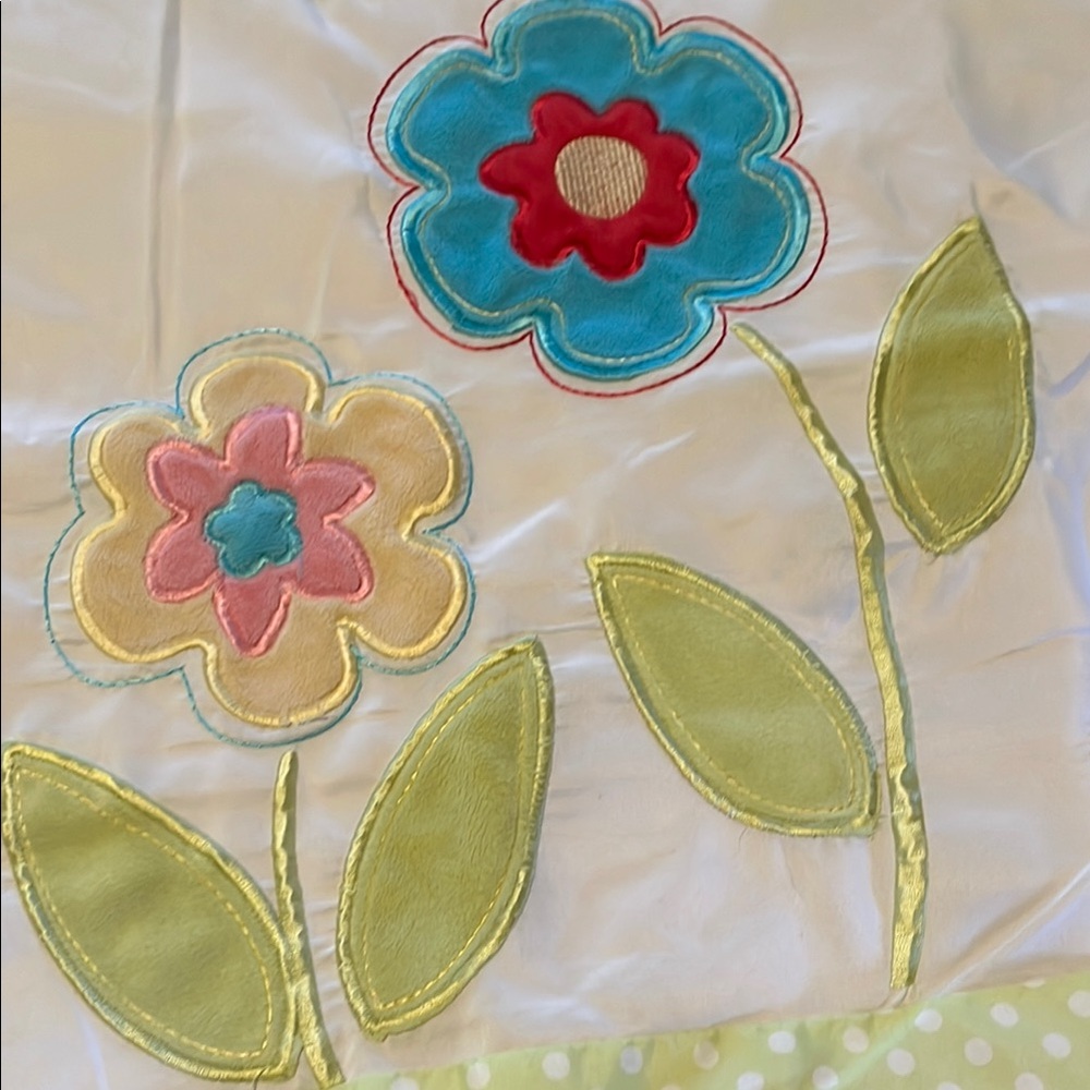 Floral and Butterfly Embroidered girls pillowcase - Picture 3 of 7